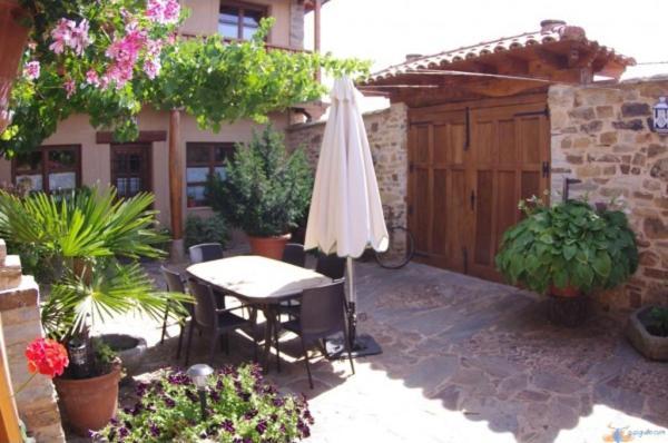 Hotel Rural La Veleta Murias de Rechivaldo Extérieur photo