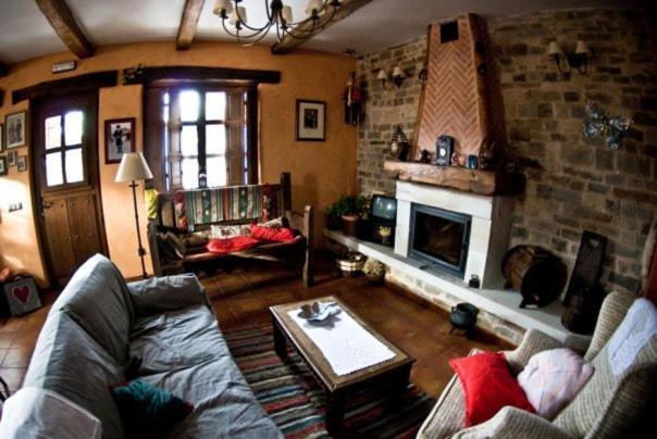 Hotel Rural La Veleta Murias de Rechivaldo Extérieur photo