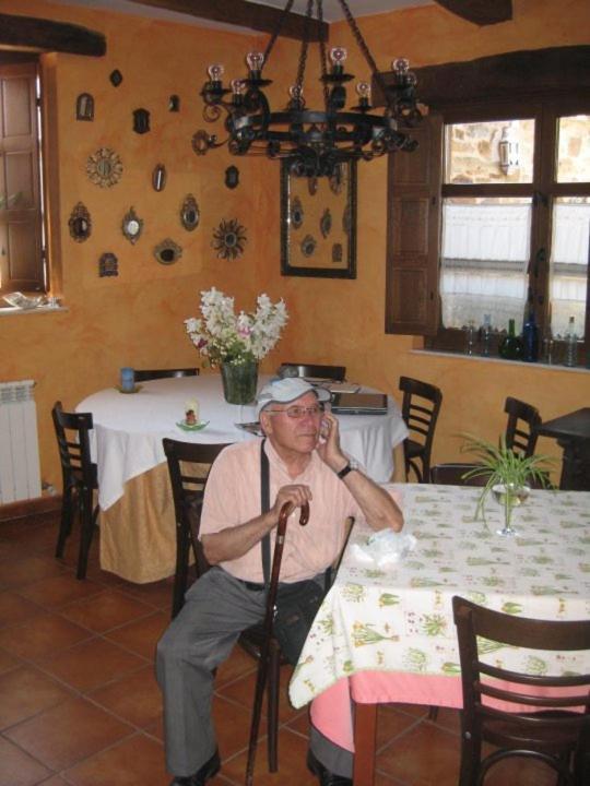 Hotel Rural La Veleta Murias de Rechivaldo Extérieur photo